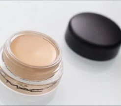 MAC Cosmetics Pro Longwear Paint Pot Oogmake-up - Soft Ochre 22 MAC Cosmetics Pro Longwear Paint Pot Oogmake-up - Soft Ochre -Cosmetica Promotiewinkel 1200x1061 2