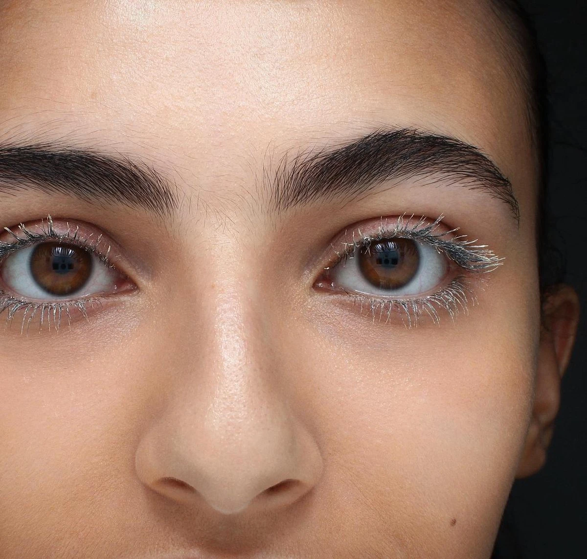 Rimmel London Ultimate Boost Volume Primer Mascara - 000 White 6 Rimmel London Ultimate Boost Volume Primer Mascara - 000 White - Afbeelding 4