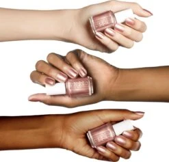 Essie Buy Me A Cameo 82 - Goud - Nagellak -Cosmetica Promotiewinkel 1200x1152 4