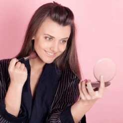 Led-verlichte Oplaadbare Compacte Make-up Spiegel Rond |1 X 2 X Vergroting | Make-upspiegel | Zakspiegel | Handspiegel | Reisspiegel | Dimbaar|als Cadeau | USB-lader | Rond | Zwart -Cosmetica Promotiewinkel 1200x1200 519