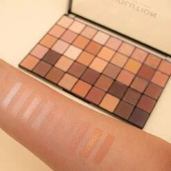 Makeup Revolution - Maxi Reloaded Palette - Nudes - Oogschaduw -Cosmetica Promotiewinkel 1200x1200 868