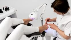 SUNfeet UV Lamp Op Statief - Lamp Voor Gelnagels 80W - LED Lamp Nagels - Gellak Lamp - Nageldroger - Wit -Cosmetica Promotiewinkel 1200x674 2