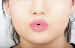 NYX Professional Makeup Soft Matte Lip Cream - Tokyo SMLC03 - Liquid Lippenstift - 8 Ml 14 NYX Professional Makeup Soft Matte Lip Cream - Tokyo SMLC03 - Liquid Lippenstift - 8 Ml -Cosmetica Promotiewinkel 1200x772