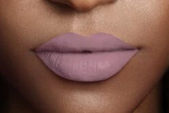 L’Oréal Paris Make-Up Designer Les Chocolats Lipstick - 842 Candy Man - Paars - Ultra Matte Lippenstift Met Chocoladegeur - 7,6 Ml -Cosmetica Promotiewinkel 1200x801 1