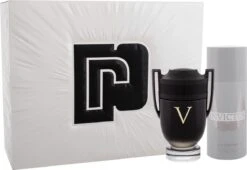 Paco Rabanne Invictus Victory Giftset -100 Ml Eau De Parfum Spray + 150 Ml Deodorant Spray - Cadeauset Voor Heren 5 Paco Rabanne Invictus Victory Giftset -100 Ml Eau De Parfum Spray + 150 Ml Deodorant Spray - Cadeauset Voor Heren -Cosmetica Promotiewinkel 1200x827 1