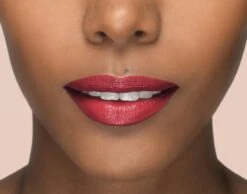 L'Oréal Paris X Isabel Marant Lippenstift - Limited Edition - 05 Pigalle Western - Rood 18 L'Oréal Paris X Isabel Marant Lippenstift - Limited Edition - 05 Pigalle Western - Rood -Cosmetica Promotiewinkel 1200x941 2