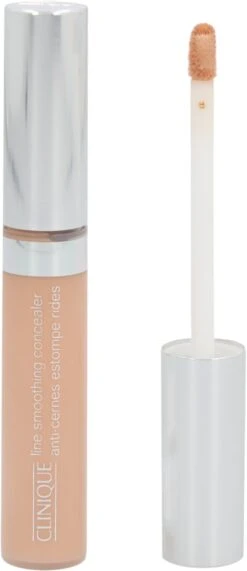 Clinique Concealer Line Smoothing 02 Light 8 Gr 12 Clinique Concealer Line Smoothing 02 Light 8 Gr -Cosmetica Promotiewinkel 519x1200