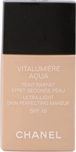 Chanel Vitalumiere Aqua Foundation - 30 Beige - SPF15 - 30 Ml -Cosmetica Promotiewinkel 600x1200 1