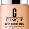 Clinique Even Better Glow Foundation - WN04 Bone -Cosmetica Promotiewinkel 639x1200
