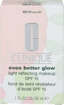 Clinique Even Better Glow Foundation - WN04 Bone 19 Clinique Even Better Glow Foundation - WN04 Bone -Cosmetica Promotiewinkel 733x1200