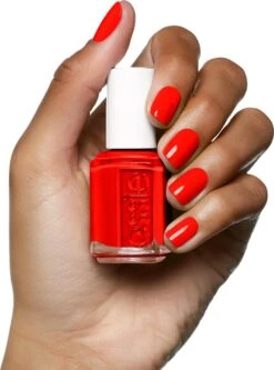 Essie Fifth Avenue 64 - Rood - Nagellak -Cosmetica Promotiewinkel 890x1200 1