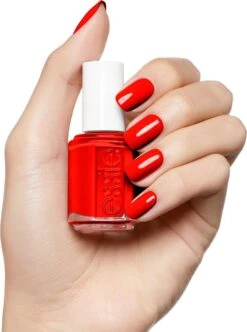 Essie Fifth Avenue 64 - Rood - Nagellak -Cosmetica Promotiewinkel 894x1200 2