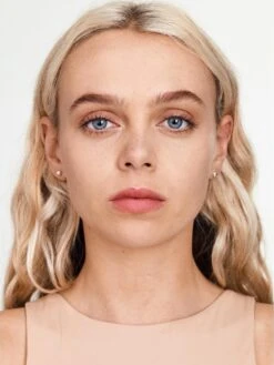 Rimmel London Hide The Blemish Concealer - 001 Ivory 18 Rimmel London Hide The Blemish Concealer - 001 Ivory -Cosmetica Promotiewinkel 901x1200 1