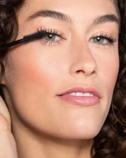 ILIA Beauty - Mascara After Midnight 12 ILIA Beauty - Mascara After Midnight -Cosmetica Promotiewinkel 960x1200 13
