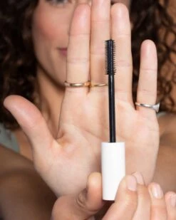 ILIA Beauty - Mascara After Midnight 13 ILIA Beauty - Mascara After Midnight -Cosmetica Promotiewinkel 960x1200 14