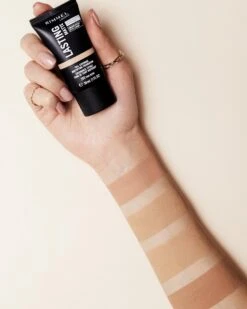 Rimmel London Lasting Matte Foundation - 200 Soft Beige 21 Rimmel London Lasting Matte Foundation - 200 Soft Beige -Cosmetica Promotiewinkel 960x1200 4