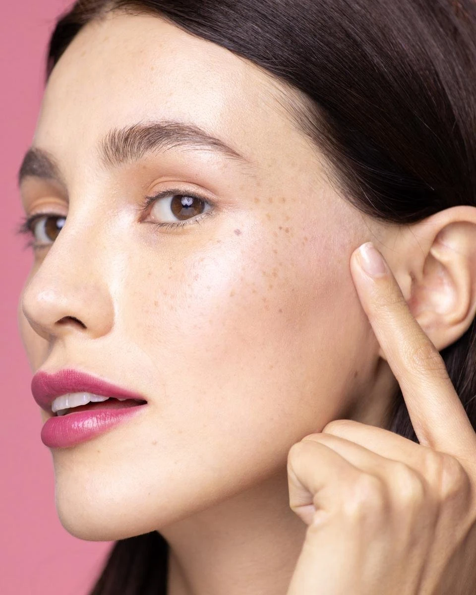 Labello Coral Crayon Lippenbalsem - Hydratatie & Intensieve Kleur 6 Labello Coral Crayon Lippenbalsem - Hydratatie & Intensieve Kleur - Afbeelding 4