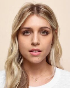 Rimmel London Lasting Matte Foundation - 200 Soft Beige 16 Rimmel London Lasting Matte Foundation - 200 Soft Beige -Cosmetica Promotiewinkel 961x1200