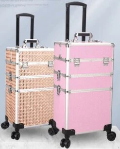 Kapper Koffer Gouden Kleur | Nagel | Visagist | Make-up | Cosmetica | Schminken | Trolley Stevig En Gemaakt Van Aluminium | 3 Delig | 8 Wielen | Bedekt Met Mooie Diamantjes -Cosmetica Promotiewinkel 967x1200